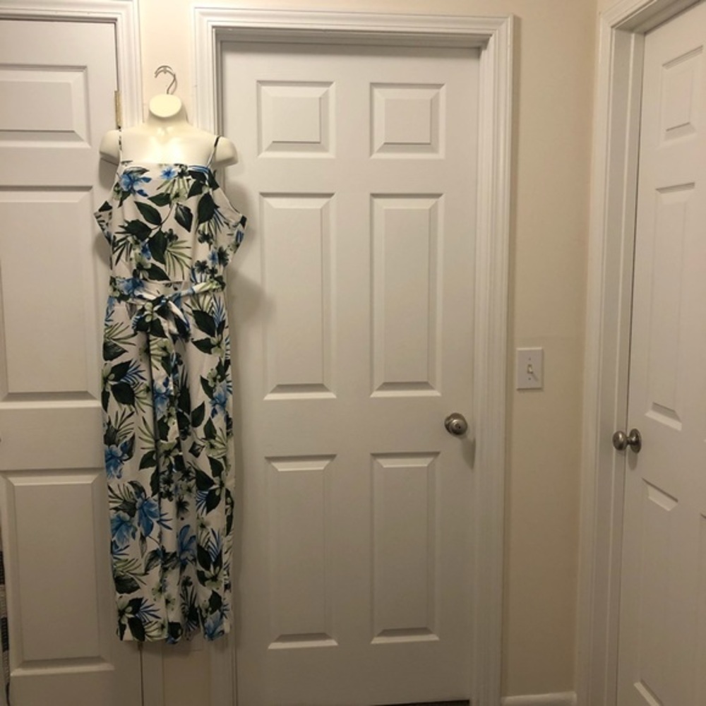 NEW Banana Republic White Tropical Floral Jumpsuit - Picture 2 of 8